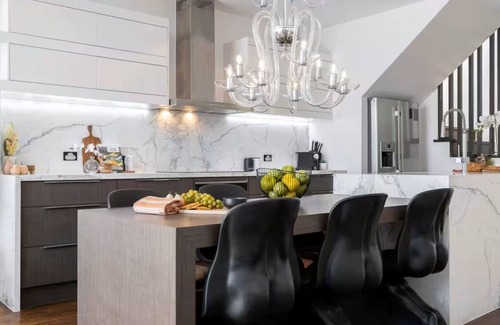 Albert Park House | 1st Class Living in the Heart of A+ Albert Park