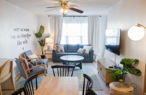 South Padre Island House | 1st Floor 1 Bedroom Condo near Beach w Pool