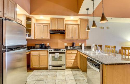 Wisconsin Dells Apartment | 1st-Floor Chula Vista Resort Condo with Patio!