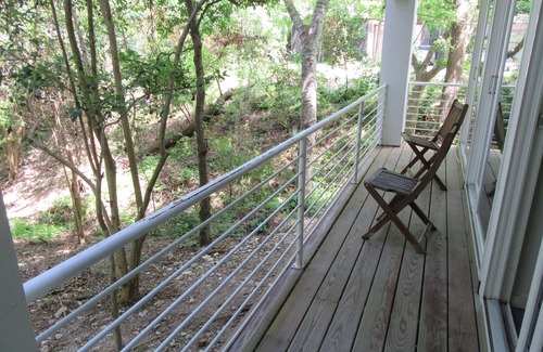 Washington Ave./ Memorial Park Apartment | 1st Flr Apt in Native Woods, Next to Bayou Trails, Washington St/Heights Area