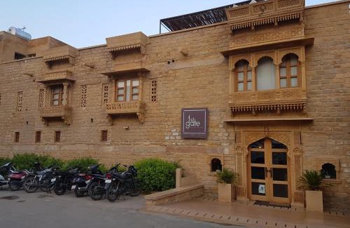 Amar Sagar Pol Hotel | 1st Gate Home- Fusion
