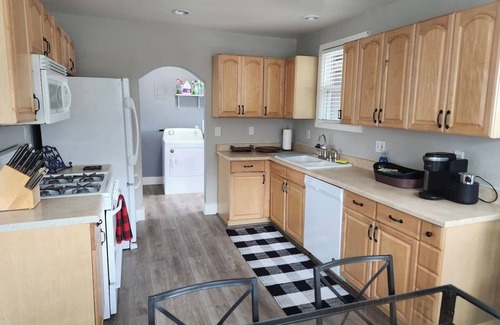 Stockton House | 2/1 Cozy Home in the Heart of the City