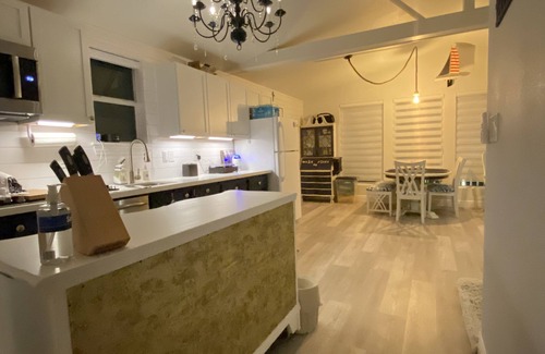 Surfside Beach House | 2+2 Beach house 2 blocks off the beach