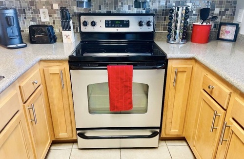 St. Petersburg - Clearwater Condo | 2/2 Beach Lovers Hide Away - Tampa / St Pete