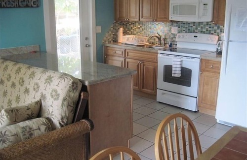 Marathon House | 2/2 Duplex, Pool,Tiki Hut, Duck Key Clean wide Canal