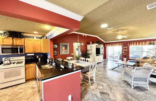 The Villages House | 2/2 (+ Office w/Sofa Bed) in The Village of Glenbrook