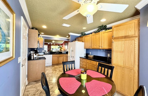 The Villages House | 2/2 (+ Office w/Sofa Bed) in The Village of Glenbrook