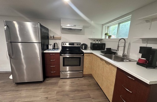 Brossard Apartment | 2.5 bedrooms, Quiet and convenient area, 15min to downtown