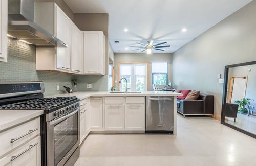 Government Hill Condo | 2.5 miles to Alamodome - Luxury Condo in the heart of SA and Pearl Brewery