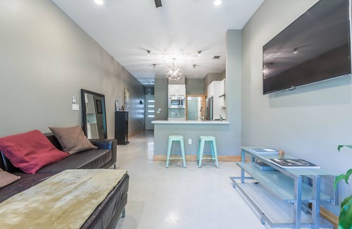 Government Hill Condo | 2.5 miles to Alamodome - Luxury Condo in the heart of SA and Pearl Brewery