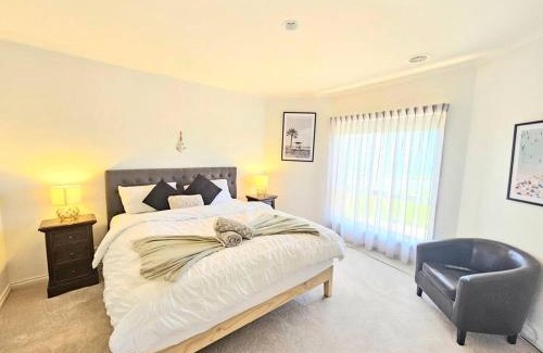 Port Macdonnell House | 2 6 Germein Court Panayil BeachHouse ! Stunning Ocean Views!