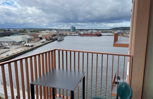 Chatham Apartment | 2 APARTMENT.RIVER VIEW. NETFLIX .FREE PARKING. nn