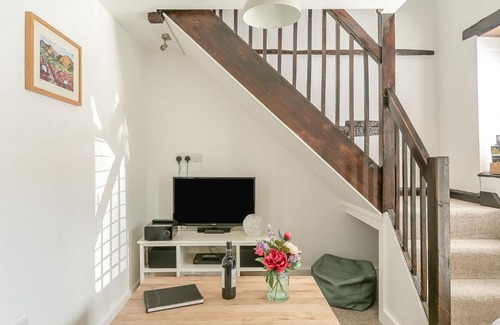 Shrewsbury House | 2 Bank Farm Mews