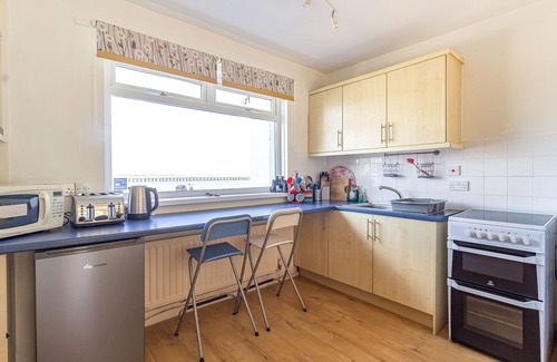 Amble Cottage | 2 BAY VIEW, pet friendly, country holiday cottage in Amble