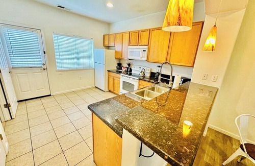 Reno House | 2 Bd, 2.5 Baths, Sleeps 5/C8