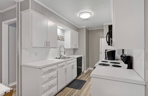 Fort Smith Apartment | 2-bd, 2-ba apartment in a prime location of Fort Smith. WiFi, AC, TV, and more.