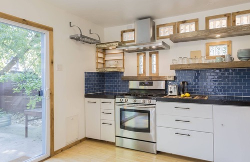 Dawson House | 2 BD/2 BA w home office AND separate work studio. Pet friendly!