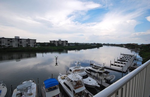 Indian Rocks Beach Condo | 2 BD/2BA Condo at Waterpark - 4 FREE waterpark passes
