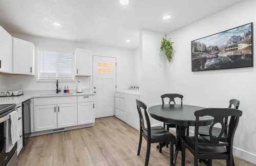 West Valley City House | 2 Bdr 1 Ba Close 2 Airport & SLC