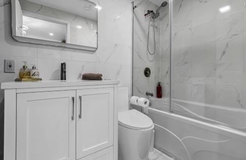 Greenfield Park Apartment | 2 BDR -10 min de la Ronde et Parc Jean Drapeau South Shore Montreal