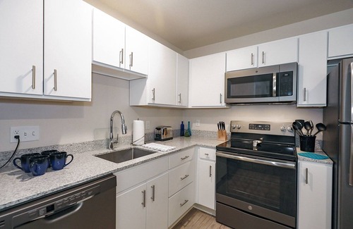 Overland Park Apartment | 2 BDR 2 BTH Furn Apt Style Suite Overland Park Kansas City