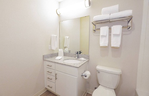 Overland Park Apartment | 2 BDR 2 BTH Furn Apt Style Suite Overland Park Kansas City
