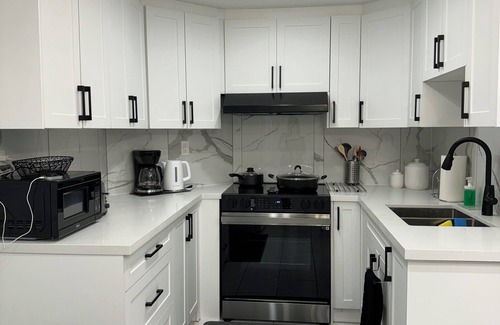 Ajax House | 2 BDR - 2 Parking Spot - Cozy Basement Unit