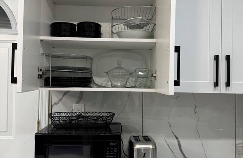 Ajax House | 2 BDR - 2 Parking Spot - Cozy Basement Unit