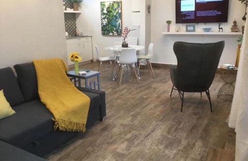Parque Apartment | 2 bdr beach apartment, generator parking included