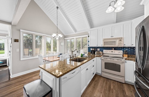 Sealoft Villas House | 2 BDR + Loft Cottage w/Golf Views! Close to Beach, Neighborhood Pool! Amenity Cards!