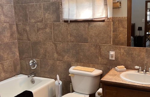 Chamberino Cottage | 2 bdrm 2 bath cozy cottage perfect for traveling nurses Minutes from El Paso
