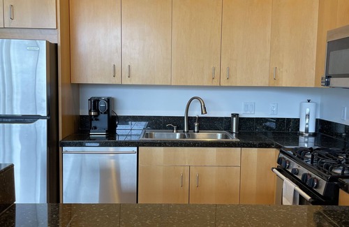 Whittier Apartment | 2-Bdrm 2-Bath Luxury Loft on Pearl St & 20th w/Flatirons Views