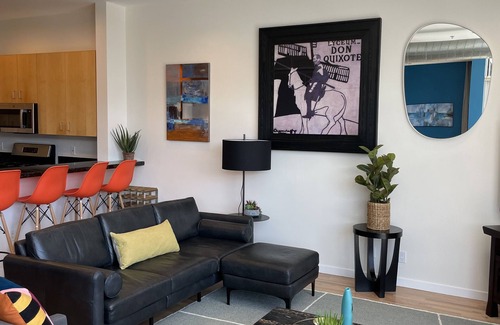 Whittier Apartment | 2-Bdrm 2-Bath Luxury Loft on Pearl St & 20th w/Flatirons Views