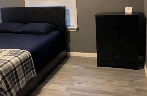 Hanley Hills House | 2 Bdrm Home Less than 6 miles from Lambert Airport