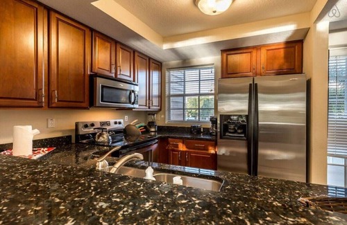 Ruskin Condo | 2 bdrm Waterfront Private Beach Resort! Sleeps 7! Walk to the beach and Restaurants.