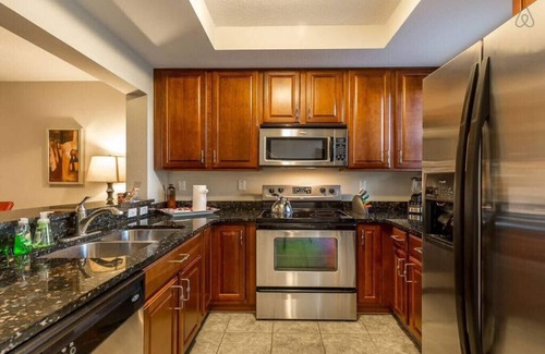 Ruskin Condo | 2 bdrm Waterfront Private Beach Resort! Sleeps 7! Walk to the beach and Restaurants.
