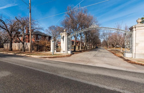 College Hill House | 2 Bed 1 Bath Property in College Hill with Garage