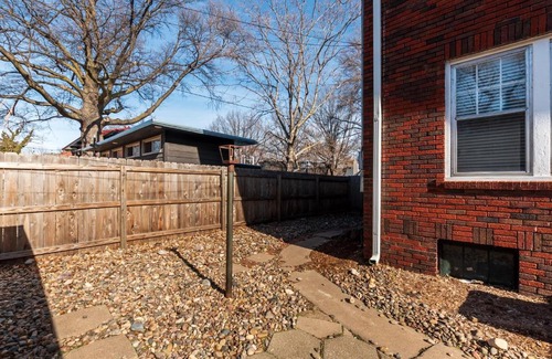 College Hill House | 2 Bed 1 Bath Property in College Hill with Garage