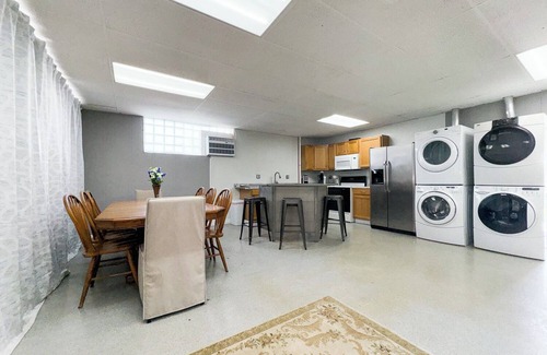 Anchor Bay Harbor Apartment | 2 Bed, 1 Bath Ranch Style, Ground Floor Unit, Sleeps 6, Newly Renovated!