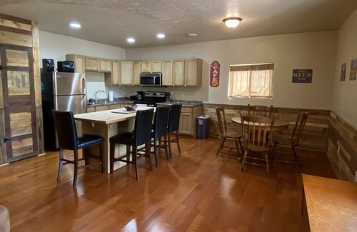 Moorcroft Apartment | 2 bed - 1 bath - sleeps 5! Close to lake, Sturgis, Black Hills, Devils Tower