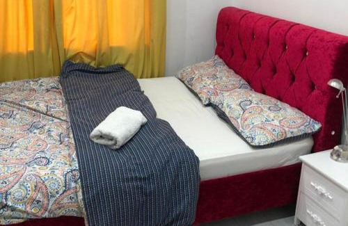 Lacey Green House | 2 Bed-1 Bath-Sleeps 4-Parking-Pets