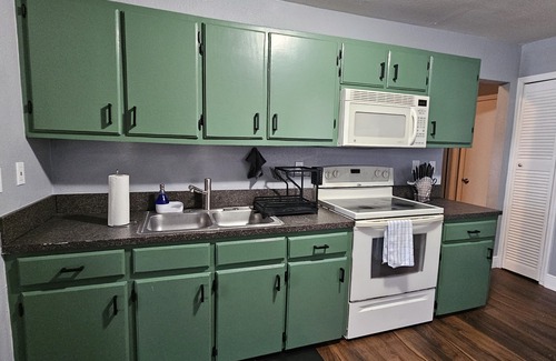 Lakeland House | 2 bed 2 bath 5 min to downtown Lakeland