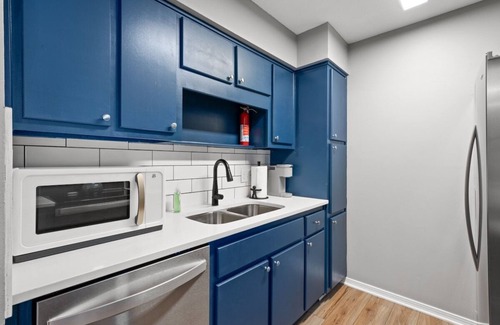 Northeast Pensacola Condo | 2 bed 2 bath Condo * Balcony * All NEW * Bears Den E
