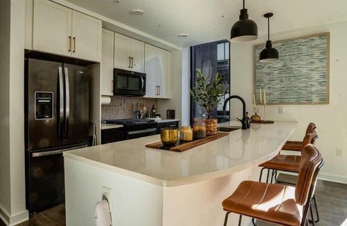 The Gulch Apartment | 2 Bed 2 Bath Nest for Family