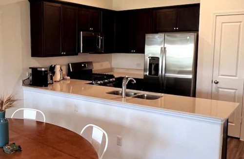 Bastrop House | 2 Bed 2 Bath, Pet Friendly 4 minutes to food/shops