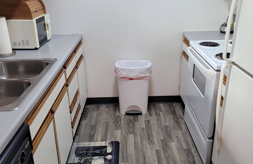 Cedar Rapids - Iowa City House | 2 bed 2 bath Spacious Apartment Downtown CR