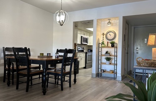 North Mountain Condo | 2 Bed 2 Bath Super Bowl/Waste Management