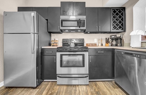 Tampa Apartment | 2-Bed/2-Bath Tampa Apartment: Comfort Meets Convenience for Corporate Travelers
