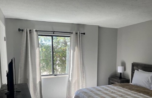 Pike House | 2 bed 2 bath W Pool table/ ping pong etc