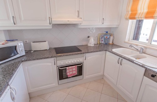 Alpouvar Apartment | 2 BED, 2 BATH WITH LARGE SOUTH FACING BALCONY, FREE WIFI & UK TV!